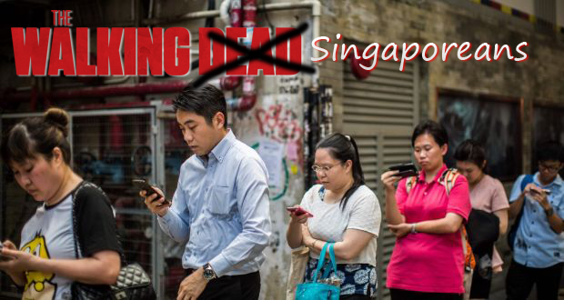 walking singaporeans